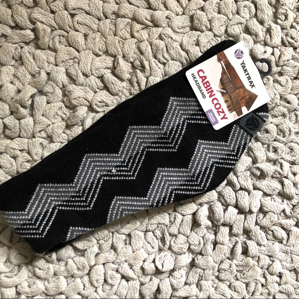 NWT Cabin Cozy Headband by Yaktrax